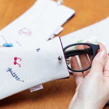 画像をギャラリービューアに読み込む, ハンドメイド刺繍メガネ入れ