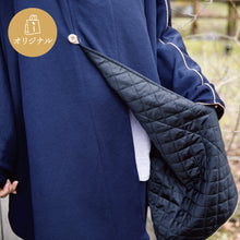 画像をギャラリービューアに読み込む, フード付きでゆったり着られるポンチョコート
